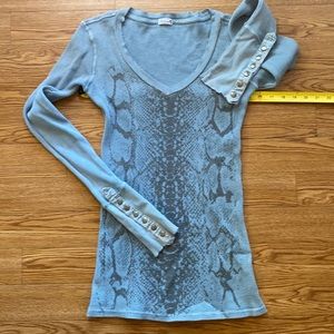 COPY - Idylle, Damsel snap button cuff waffle top